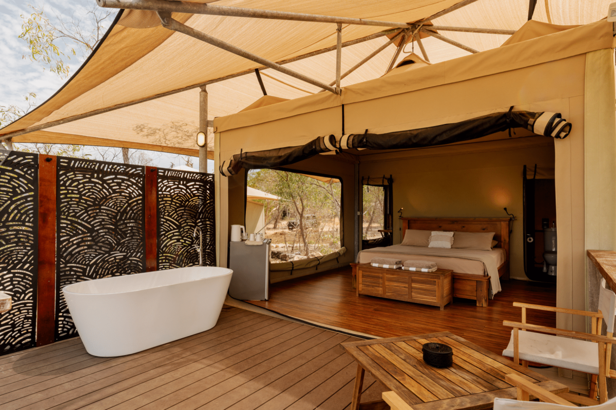 Deluxe Safari Tent (2)